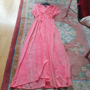 Super fin summer klänning  - Säljer min söt summer klänning som är I mycket bra skick och passar xs_ m.Den är slut såld 