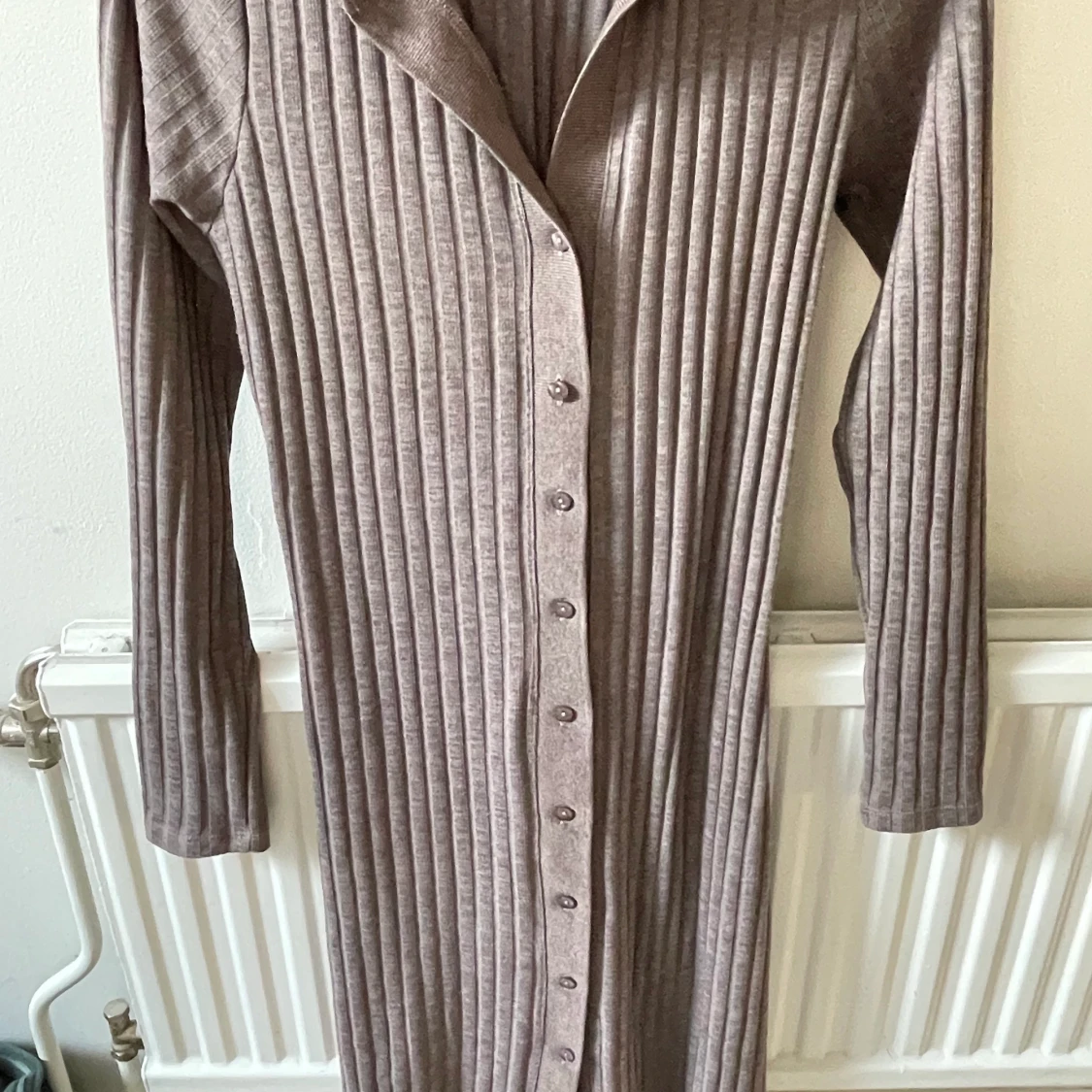 Ribbad klänning  - 90