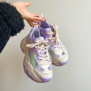 Pastel Buffalo - Använd ett fåtal gånger, men ser ut som nya!☀️🌈