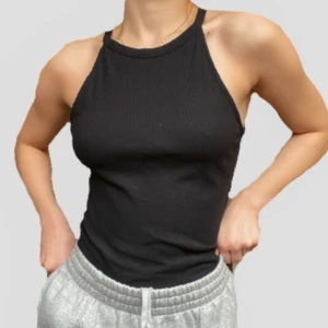 ribbad halterneck  - snygg ribbad halterneck från bik bok💫 kommer inte till användning 🌱