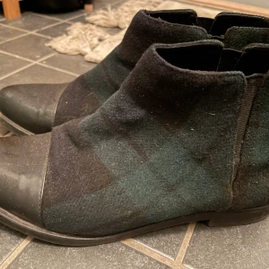 Kängor/sko/ väska  - 1. Kängor 37 2. Skor 37 3. Väska Happy and bright 