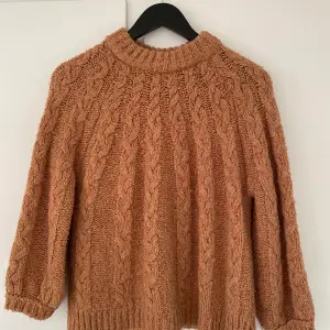 Zara Sweater/Pullover, SIZE L in a beautiful autumnal colour. The arms are about 3/4 length. 