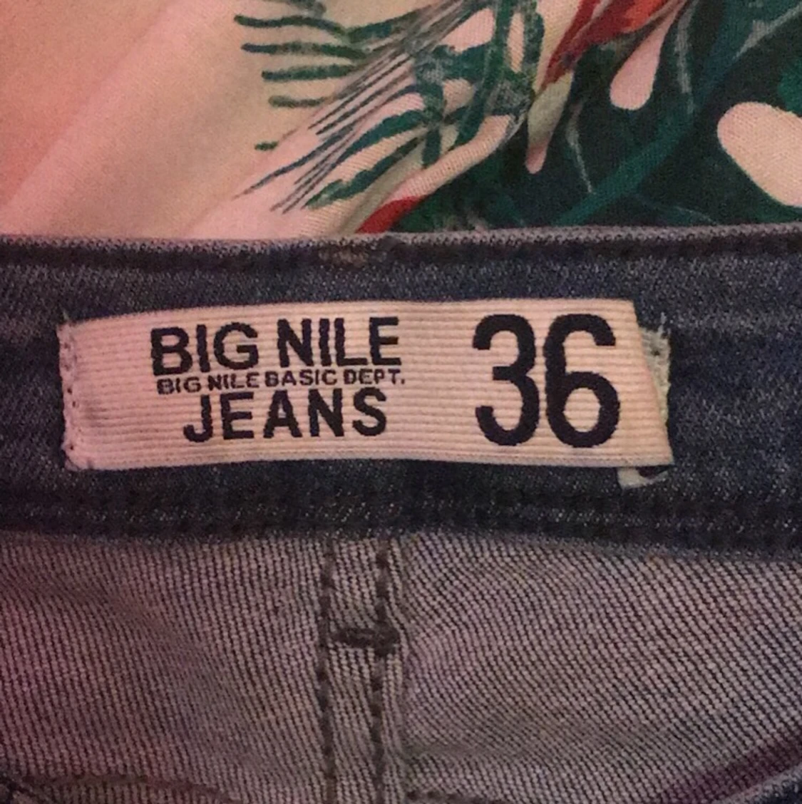 Utsvängda jeans  - 91