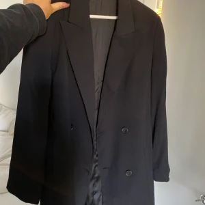 Blazerklänning mango  - Blazerklänning från mango storlek M. Aldrig använd. 