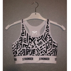 Sport bh från stronger  - Sport bh från stronger, endast använt 2 gånger! 