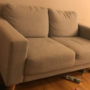 Jag säljer min soffa pågrund av att jag inte använder den. Den är i väldigt bra skick!
