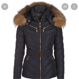 Hollies jacka - Storlek 34/xs sparsamt använd 