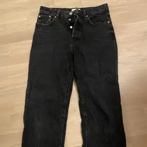 Svarta urtvättade jeans, oversized/boyfriend jeans