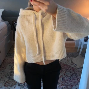 Stickad tröja - Superfin stickad tröja från zara, aldrig använd 😊sitter som en s 