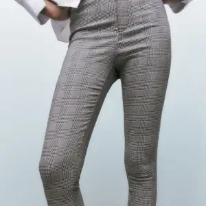 NY med tags kvar -hög midja leggins från Zara -stretchigt - Strl S Mex 26