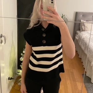 Stickad väst💕 - Stickad väst med fin passform💕frakt tillkommer