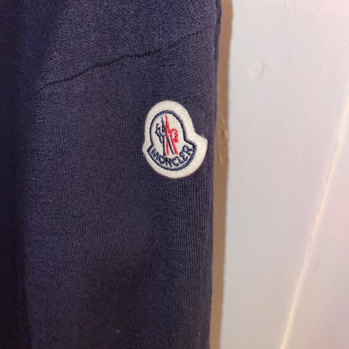 Moncler tröja strl S - 90