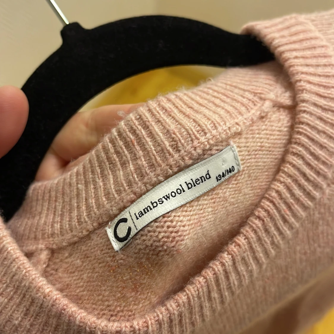 Superfin finstickad tröja i rosa - 90