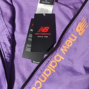 Sport vindjacka  - Skön och lätt jacka av premium märke till ALLT 