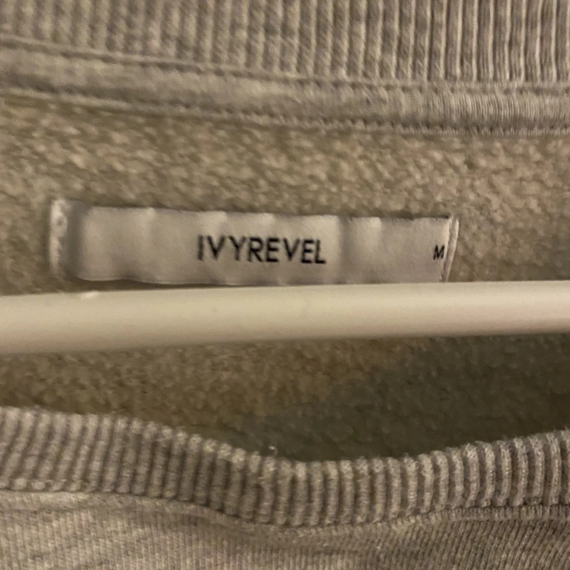 Grå tjocktröja  - 90