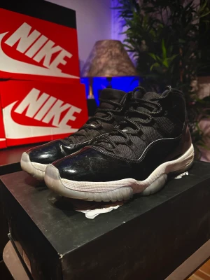 Jordan 11 Space Jam  - Air Jordan Retro Space Jam 45 (2017)