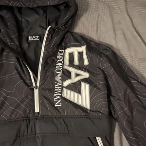 Ea7 vindjacka  - Bra skick 