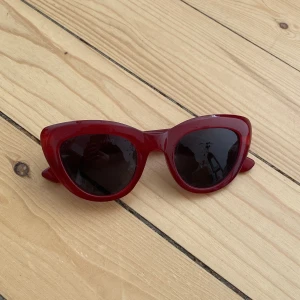 Solglasögon  - Jättefina solglasögon ✨