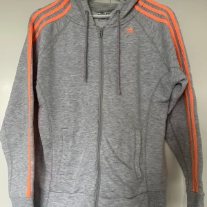 Grå/neon orange/rosa adidas hoodie strlS - Superfint skick , grå/neon orange/rosa , Strl S