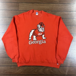 Russel Georgia Sweatshirt - Snygg vintage sweatshirt från Russel Athletic i storlek L! Bara att skriva om du undrar över något🙏