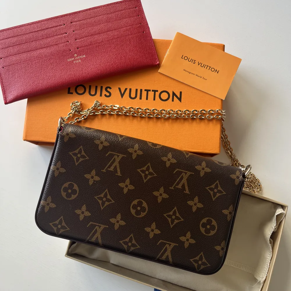 Säljer min Louis Vuitton axelväska i modellen Pochette Felicie. Box, dustbag, korthållare och kedja medföljer. Väskan är i gott skick. Ej äkta🤍. Väskor.