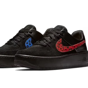 Nike air force 1  - Säljer dessa Nike Air Force 1 Black leopard då de var för små för mig! Inköpta på Shelta för 2 år sen, slutsålda. Nypris 1110 kr, säljer för 500.