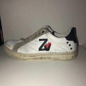 Zadig skor  - Ganska använda Zadig skor köpta för 2000 och dom ska var smutsiga! Det är så från början! ❤️