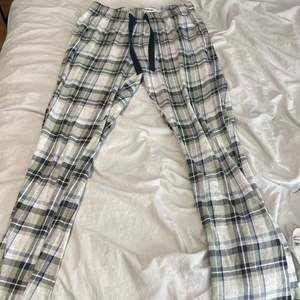 Pyjamasbyxor ifrån Kappahl! Storlek S💗 skriv privat för fler bilder! Nypris ca 400 säljer för 150