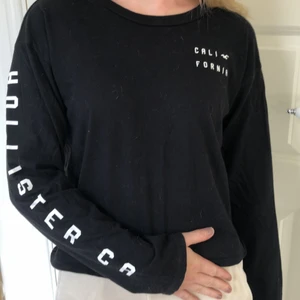 Top från Hollister - Långärmad top från Hollister