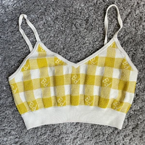 Linne från Baum und Pferdgarten - En liten topp från märket Baum und Pferdgarten i toppenskick!  Köpare står för frakt💖