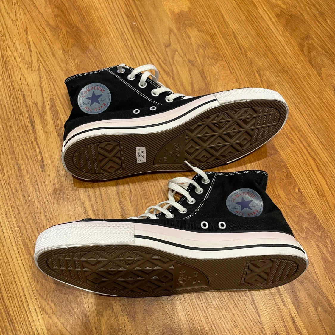 Converse svarta helt oanvända