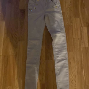 34/sx  - This pants are gorgeous but accidentally ordered the wrong size 
