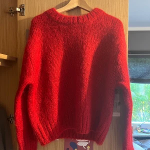 Mohair tröja  - Mohair blend tröja från HM  Inga skador  Storlek -L Köpt för 500kr  Säljer för 300 