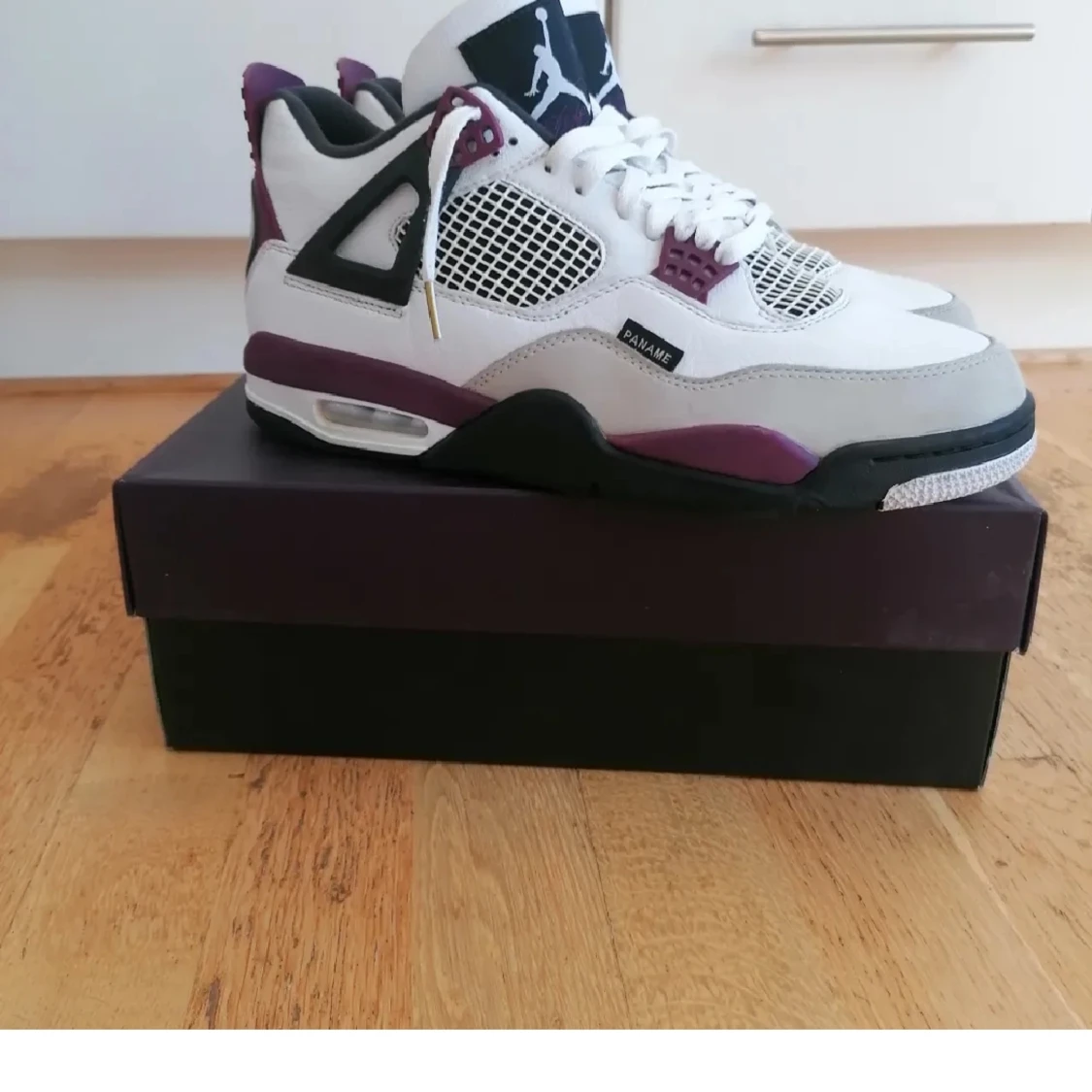 Jordan 4 Psg