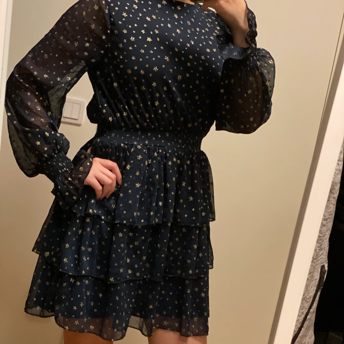 Festklänning med guldiga stjärnor  - 90