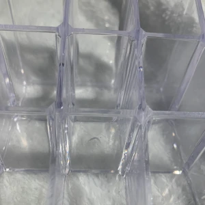 Läppsyl hållare  - Jag säljer denna för att jag har ingen användning med den. Och har redan en annan! 