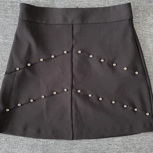 Kjol - Kjol mes strass på framsidan. Knappt använd