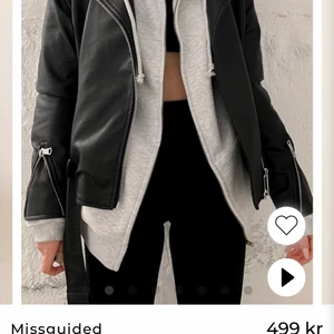 Nelly Jacka - Endast testad fint skick, overzized i storleken 