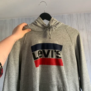 Levi’s - Hoodie från Levis, bra skick! ❤️