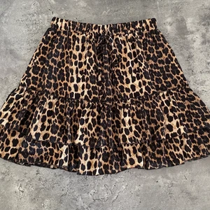Kjol - Jättefin leo-kjol från shein. Strl S/M. Bra längd! Nyskick. 🐆 40kr + ev frakt🥰