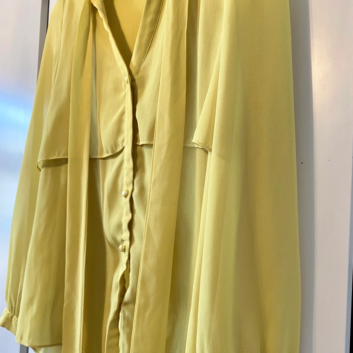 Gul blus från Bohoo - 91