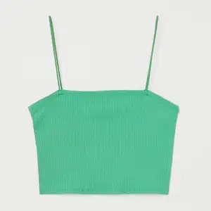 Helt nytt grönt linne från h&m med prislapp kvar, säljs pågrund av att det inte kommit till användning. Linnet är i storlek S, nypriset är 99:- men säljer för 60kr