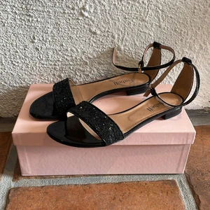 Isabell klackskor  - Välanvända Isabell klackskor i storlek 38.