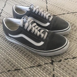 Vans old skool - Använda ett fåtal gånger och ser relativt nya ut