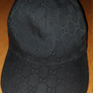 Gucci Keps Helt ny - Helt Ny Gucci keps möts upp och kan fraktas ( du själv står för frakt priserna isf ) 