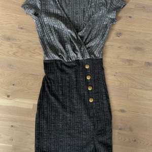 Klänning Chiara Forthi - Köpt på Zalando. Storlek XS.