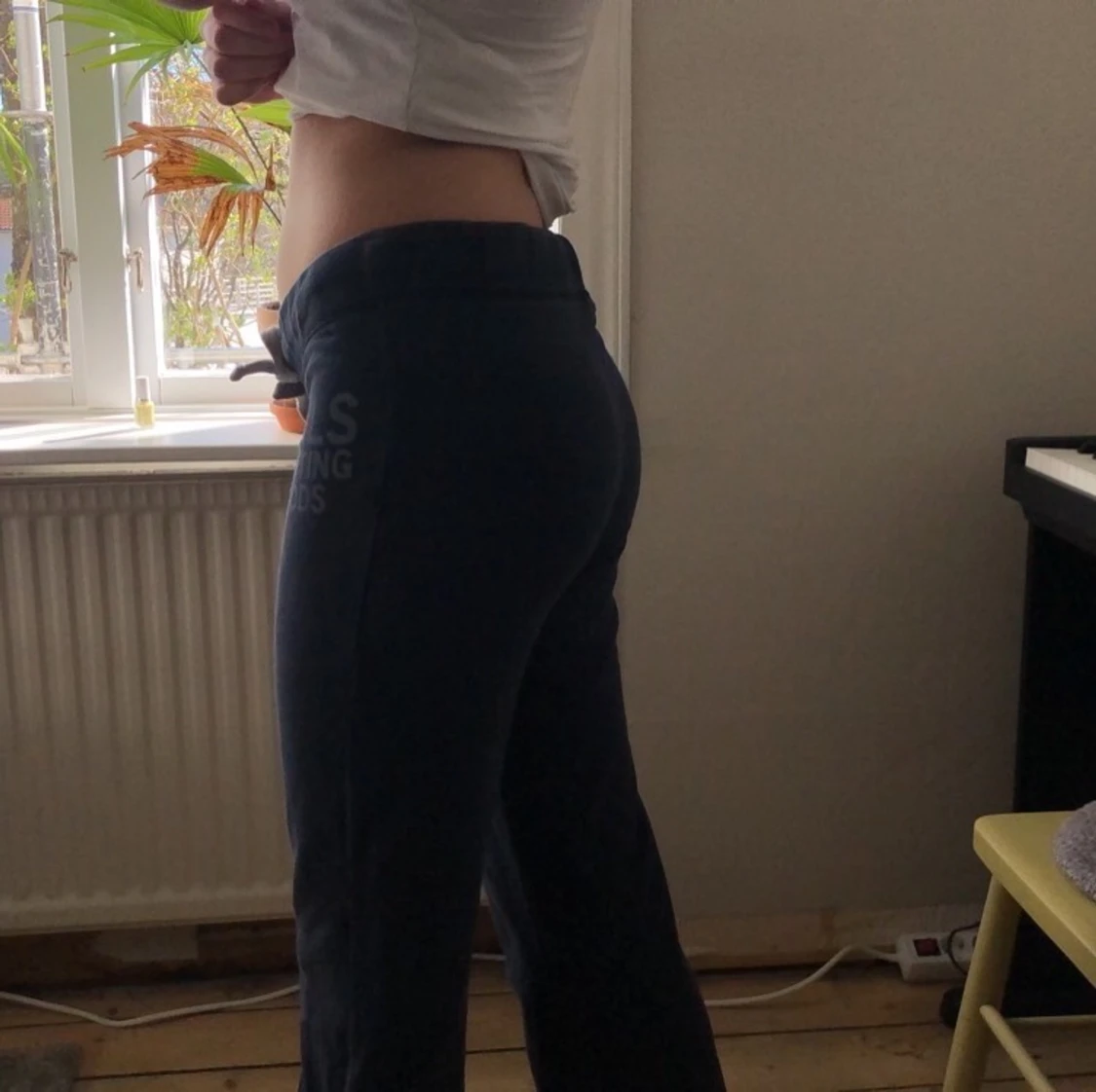 Lågmidjade mjukisbyxor  - 90