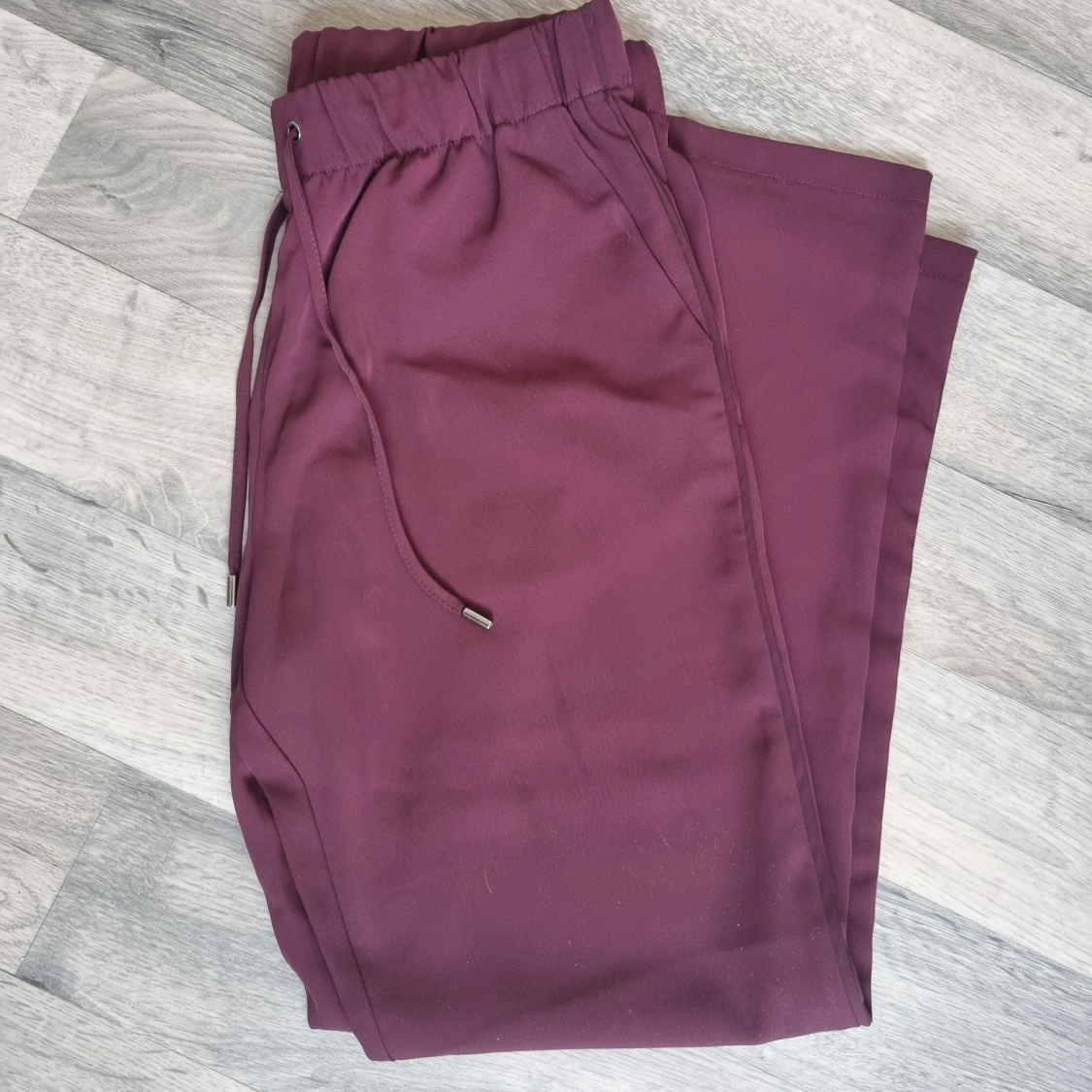 Vinröda byxor  - 90