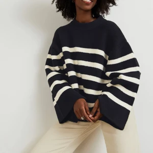 Stickad tröja  - Slutsålt stickad tröja från Gina tricot. I nyskick🧡🧡