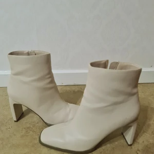 NA_KD sko  - Som nyapa